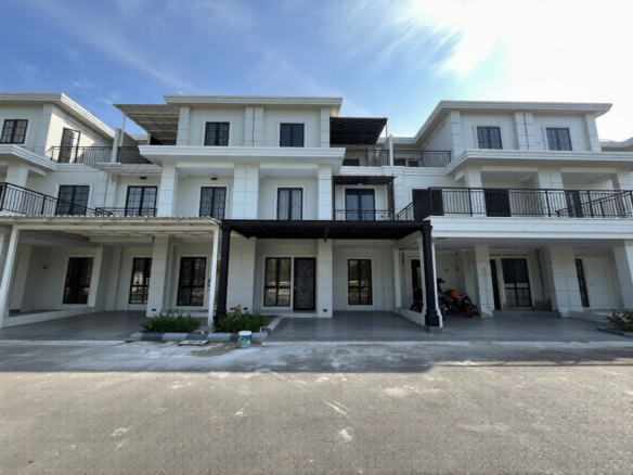 Jewel Park Polonia townhouse row exterior facade