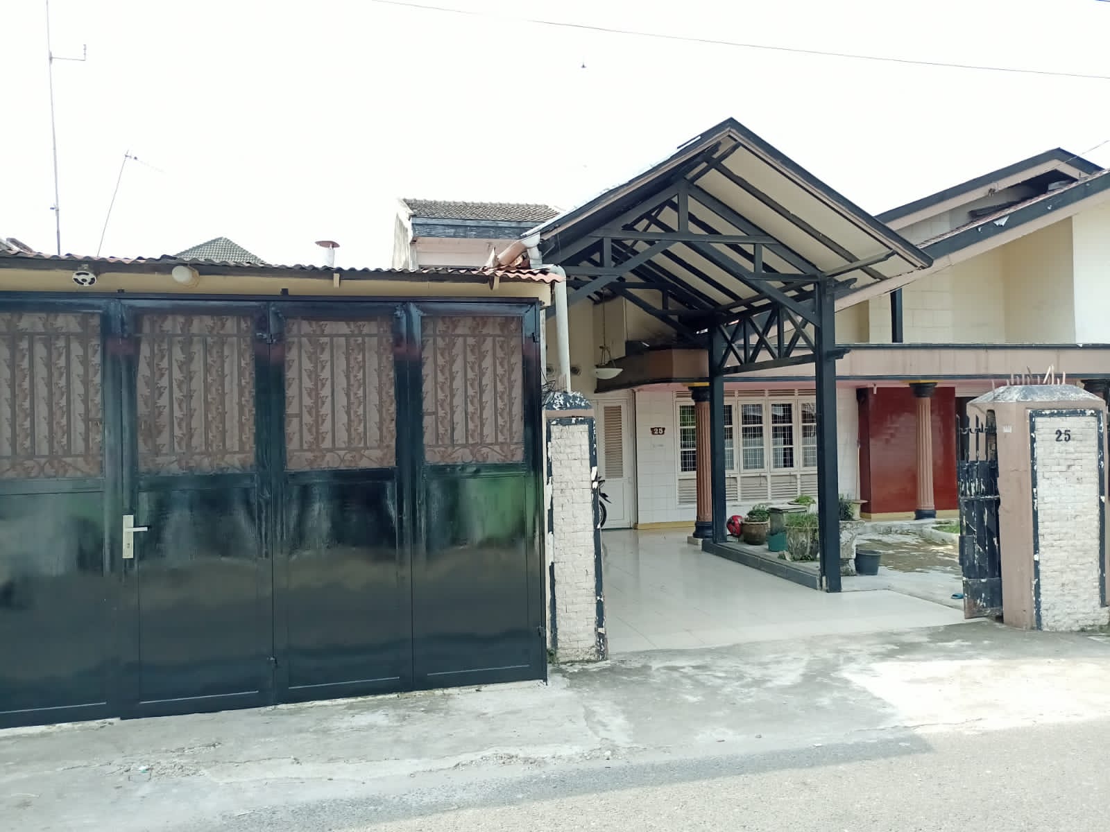 Rumah tingkat dijual Jl. Arefin No. 25, Medan - foto 10