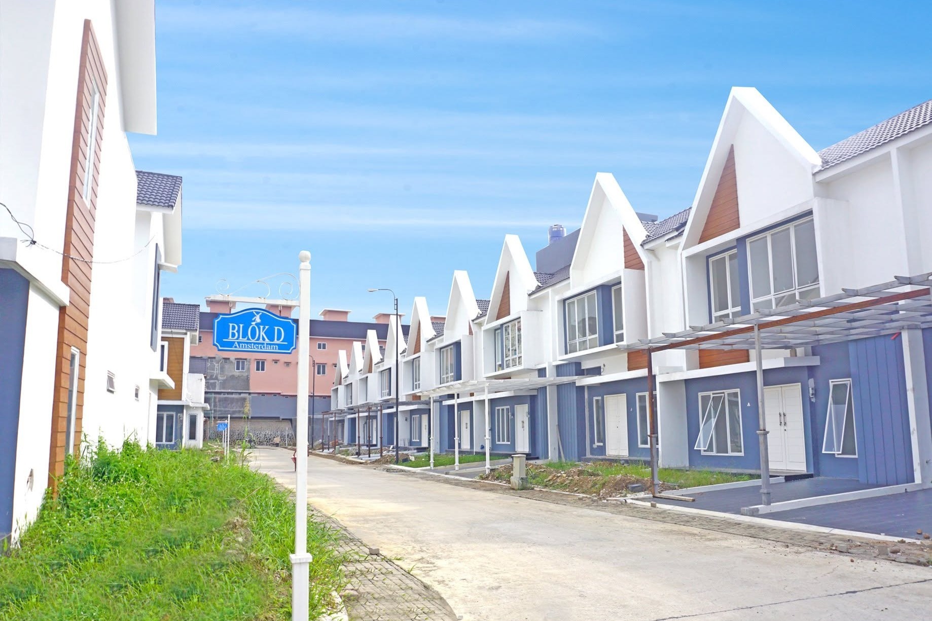 Medan Resort City townhouse row exterior, Blok D Amsterdam cluster, Deli Tua